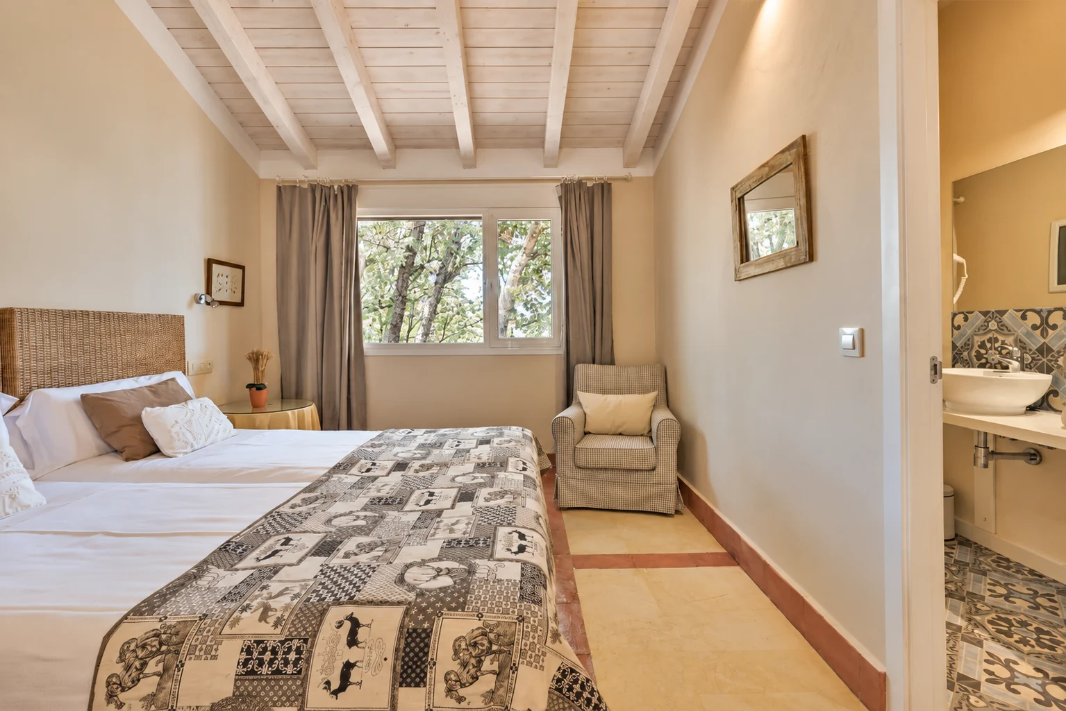 Twin bedroom at Villa El Bosque