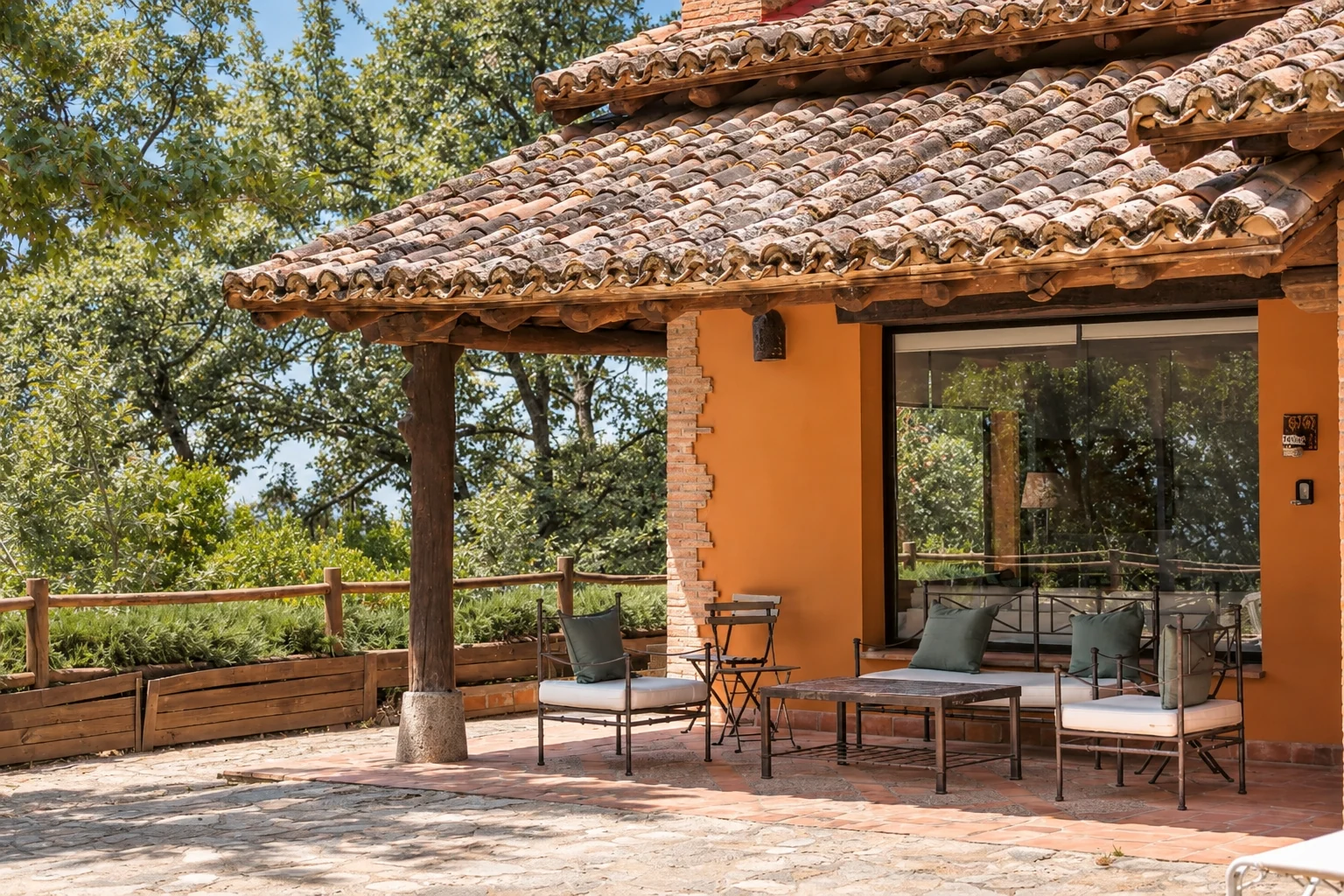 Facade and porch of Villa Los Olivos