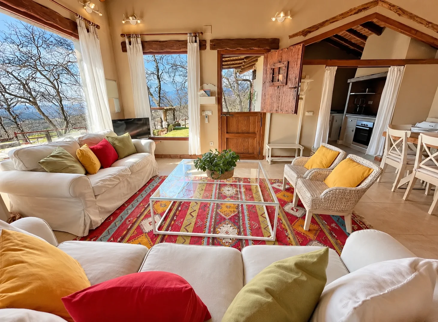 Living room of Villa Los Robles opening onto the garden