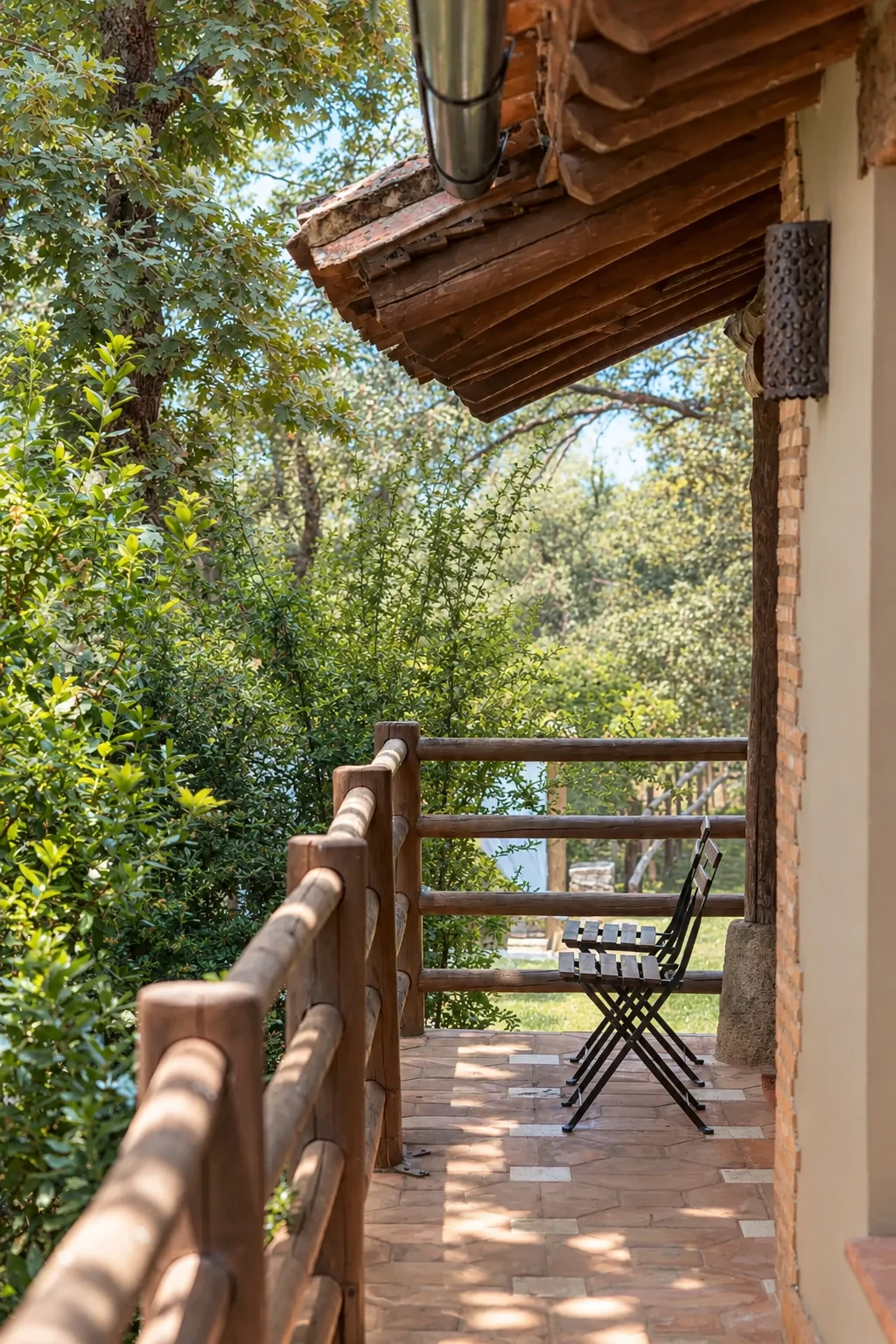 Outdoor wooden walkway at Villa Los Robles