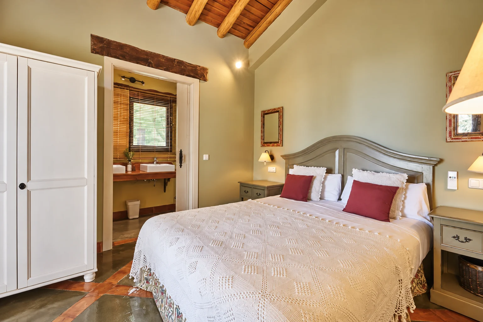 Bright bedroom at Villa Los Naranjos