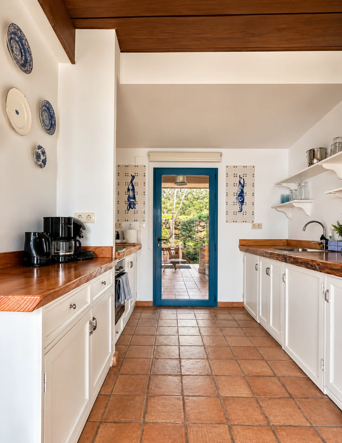 Bright kitchen at Villa El Arroyo
