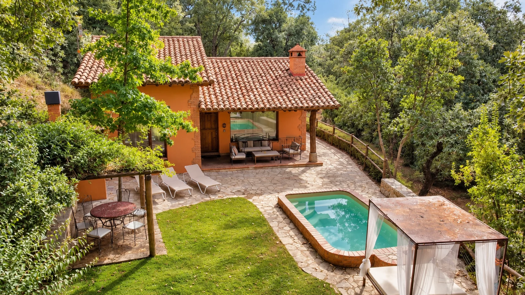 Villa Los Madroños, pool and garden among oak trees