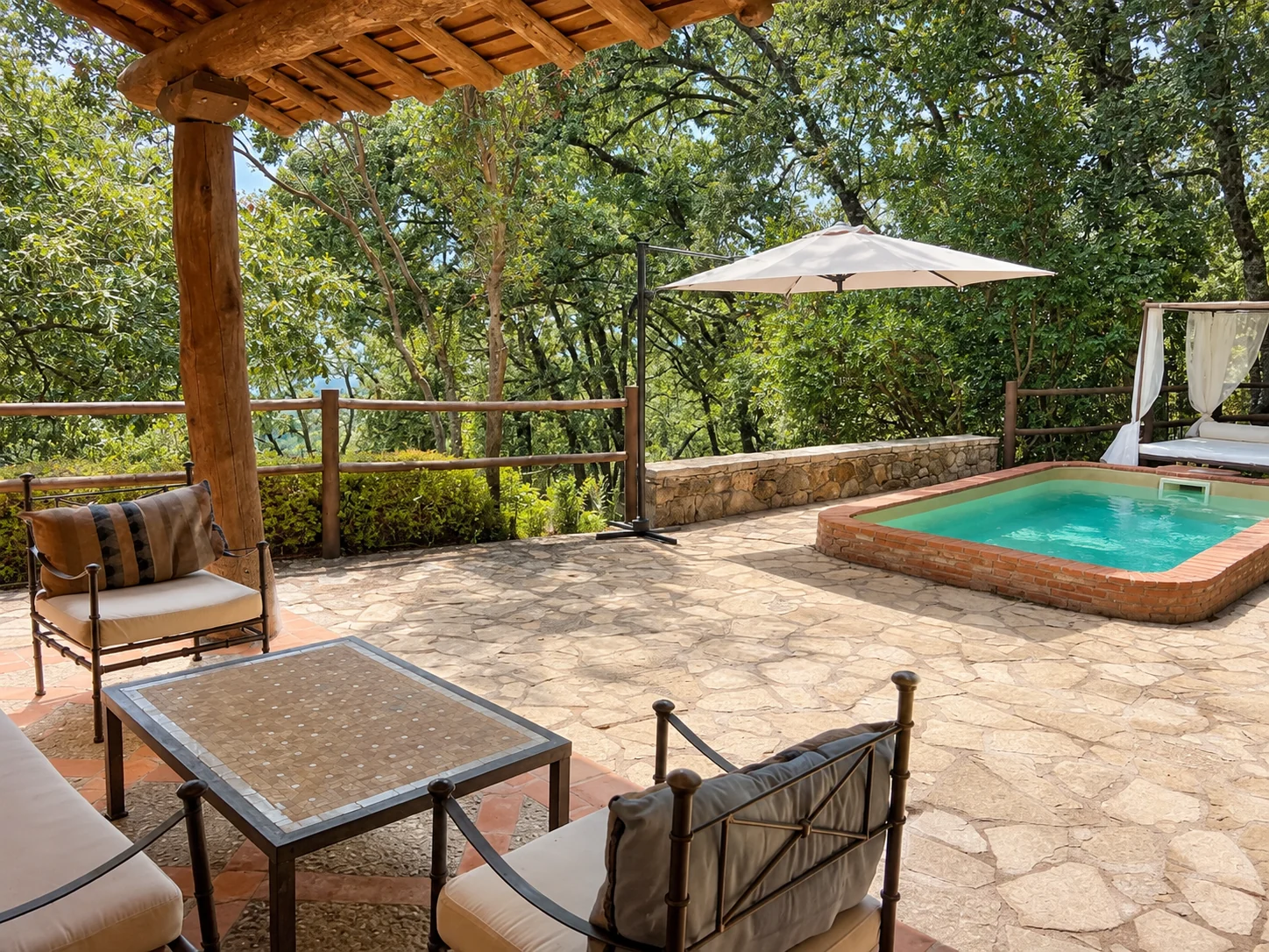 Living and dining room at Villa Los Madroños