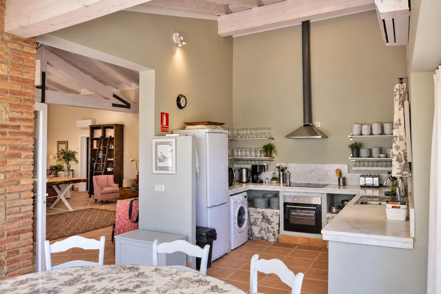 Equipped kitchen at Villa El Bosque
