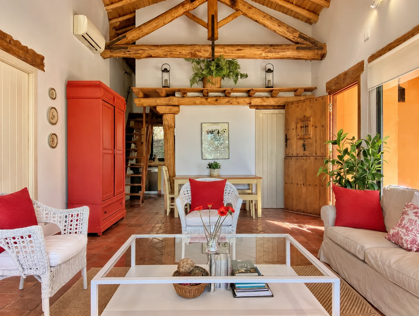 Living and dining room at Villa Los Olivos