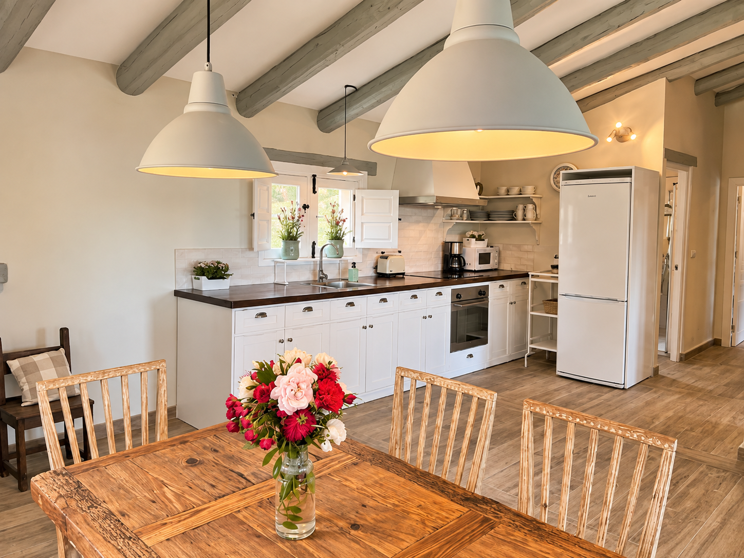 Kitchen and dining room at Villa Los Fresnos