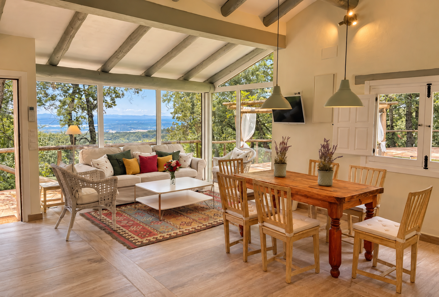 Living and dining area at Villa Los Fresnos